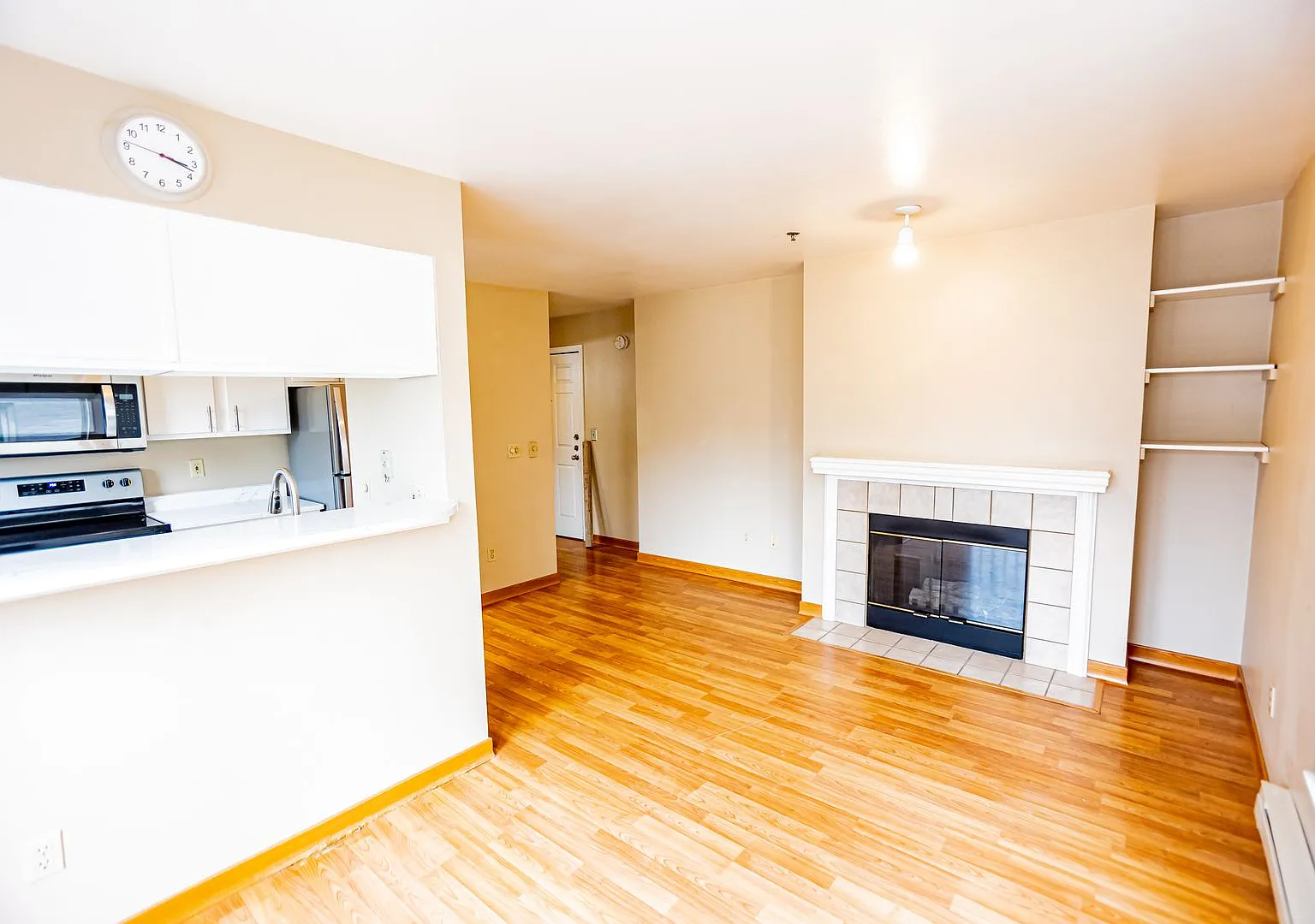 1 Bed 1 Bath Condo in Capitol Hill — Photo 3