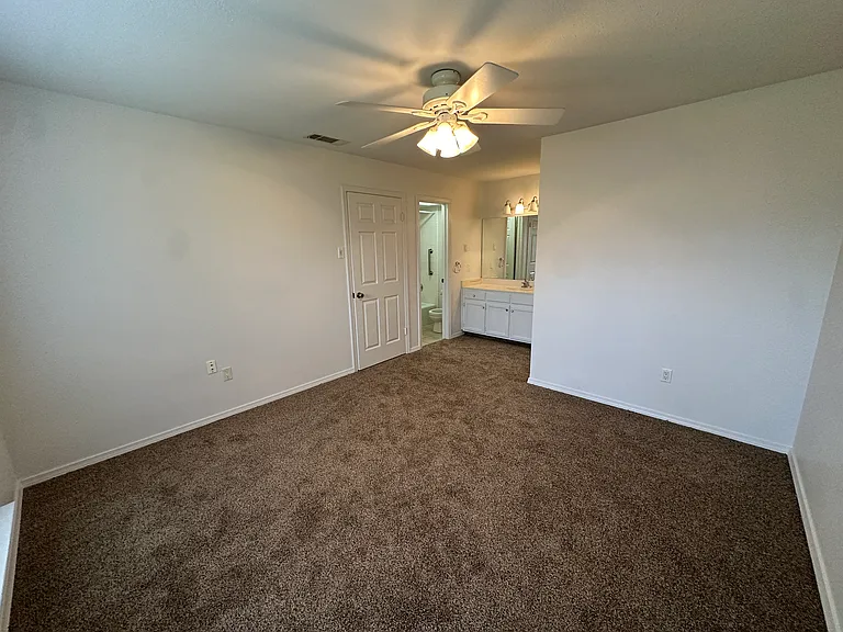 6504 Chicory Ct — Photo 6