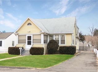 4 Harris St, Norwalk, CT 06850