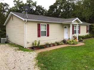15 Mary Dr, Elsberry, MO 63343