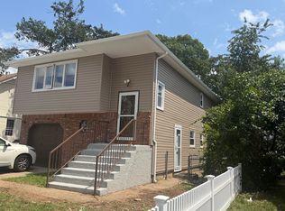 51 Manor Rd #2, Valley Stream, NY 11580