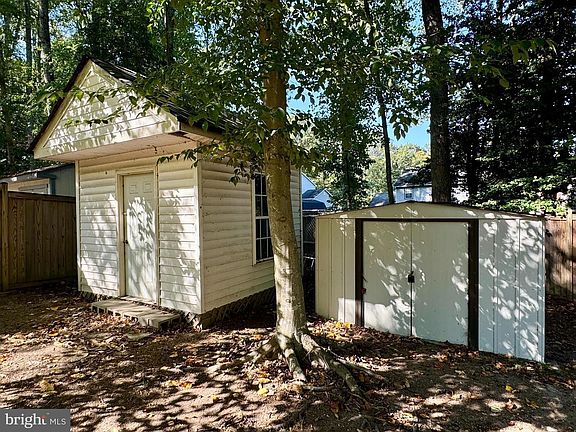 2nd image of 1030 Isabella Dr