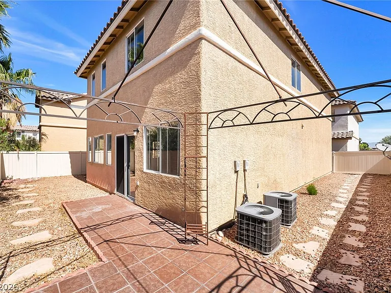 7858 Windhamridge Dr — Photo 18