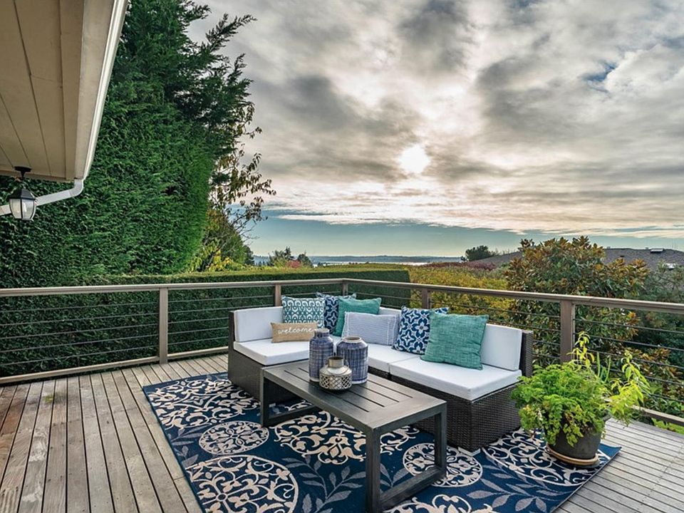 main floor deck