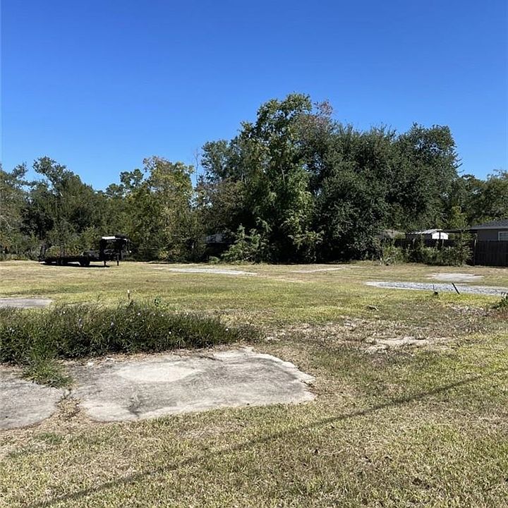 2nd image of 1026 Gulf Ln