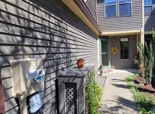 24 Foxboro Ln APT B, West Milford, NJ 07480