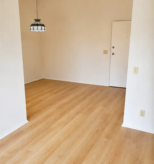 8310 Regents Rd #3F — Photo 2