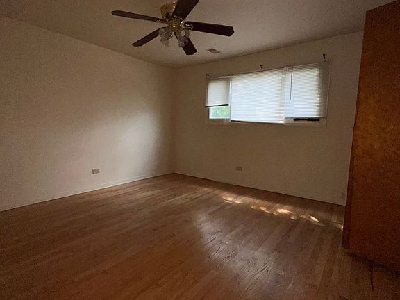 2nd image of 7530 S Saginaw Ave APT 3D