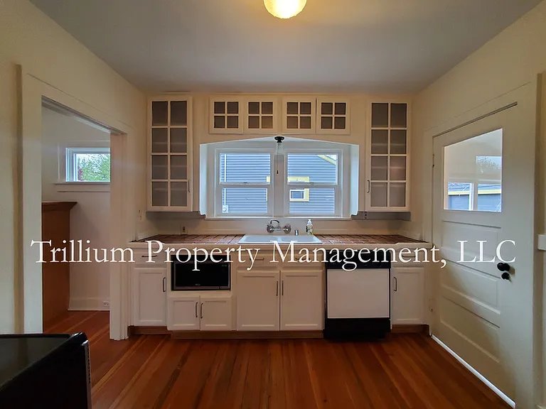 6425 N Curtis Ave — Photo 12