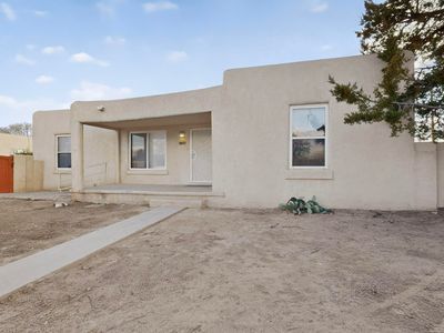 1124 La Poblana Rd NW, Albuquerque, NM, 87107