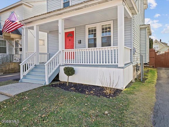 5th image of 24 Mapleridge Avenue