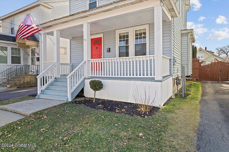 5th image of 24 Mapleridge Avenue