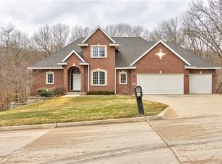 2388 SE Timberland Hills Dr, Pleasant Hill, IA 50327