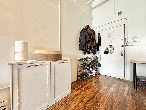 4th image of 255 McKibbin St #405