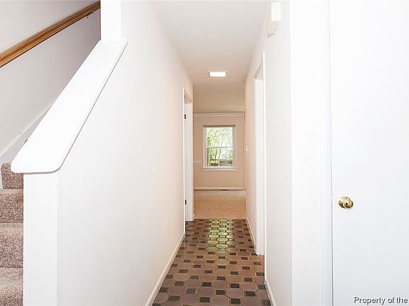 3rd image of 6 Bromley Dr #Na