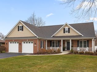 911 Crest St, Wheaton, IL 60189