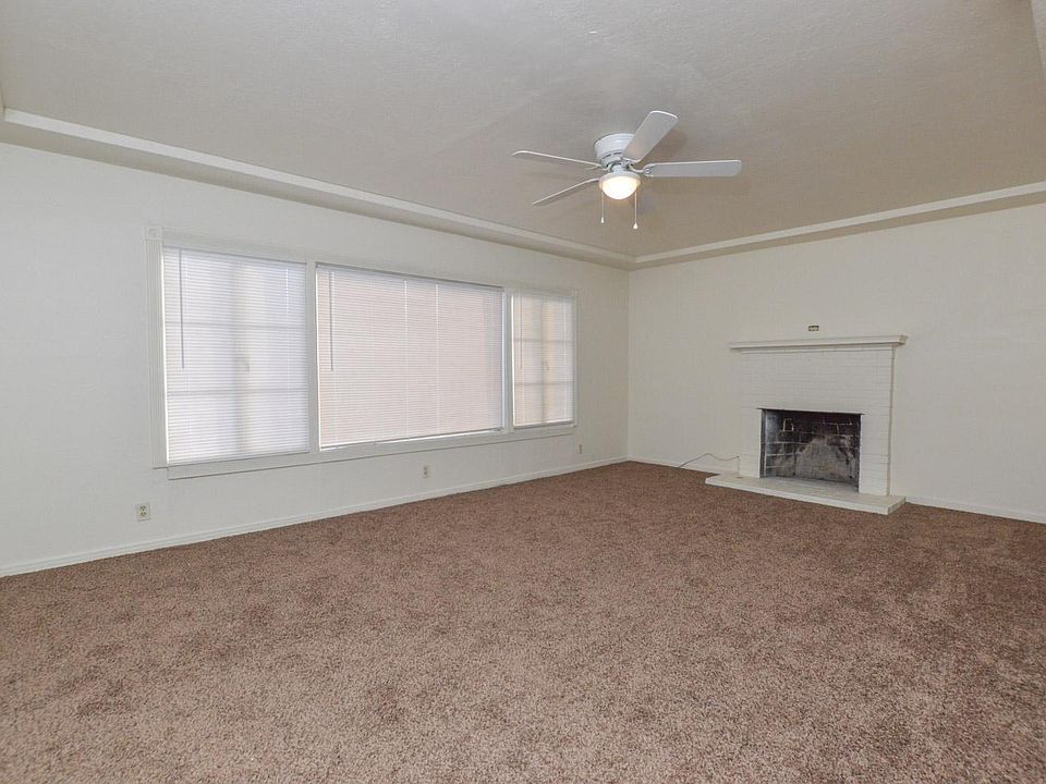 2nd image of 1220 W Vassar Ave