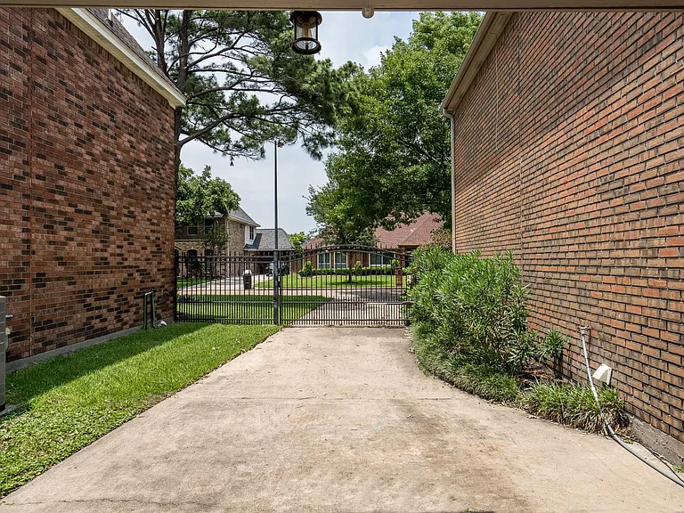14207 Vista Mar Cir — Photo 47