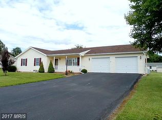 236 Blossom Dr, Martinsburg, WV 25405
