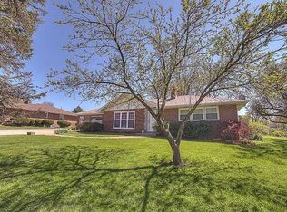 32 Fairview Dr, Fairview Heights, IL 62208