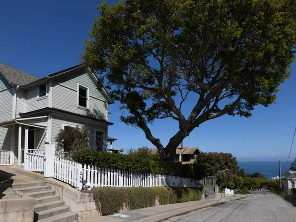 218 4th St, Pacific Grove, CA 93950