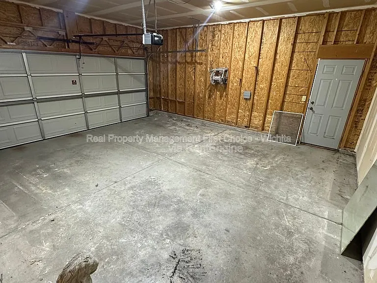 1450 N Green St — Photo 18