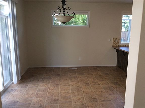 5th image of 504 NW 152nd St