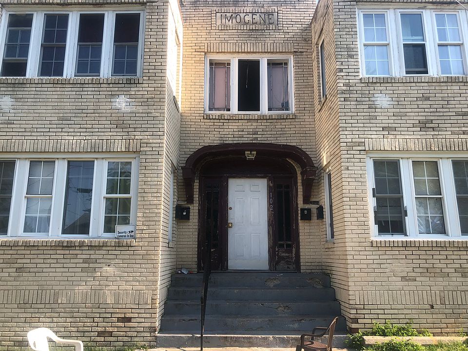 1st image of 102 E Philadelphia Ave
