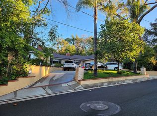 1939 Orchard Ln, La Canada Flintridge, CA 91011