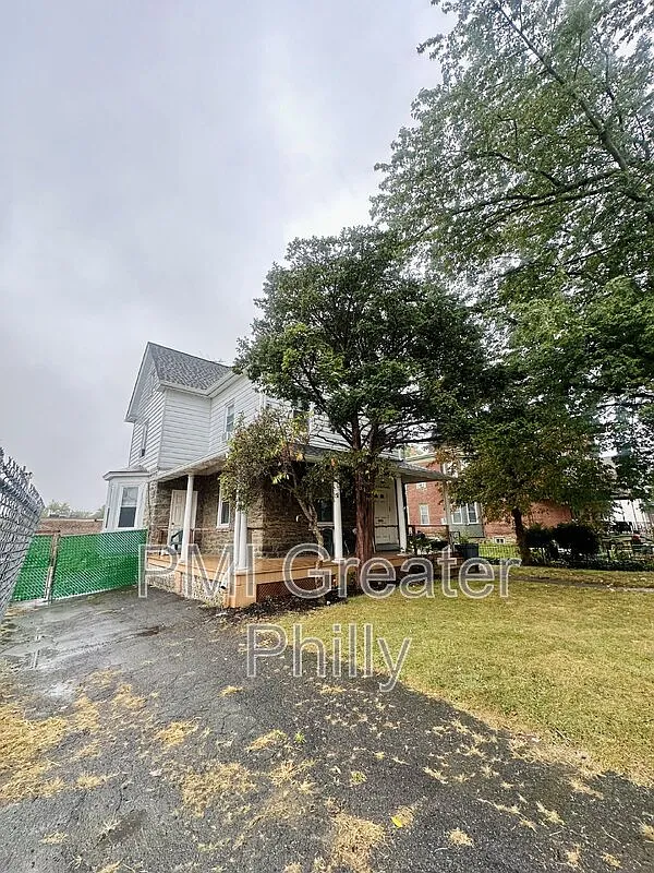 1 bed, 1.0 bath, $925 — Photo 4