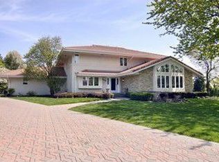 204 Midwest Club Pkwy, Oak Brook, IL 60523