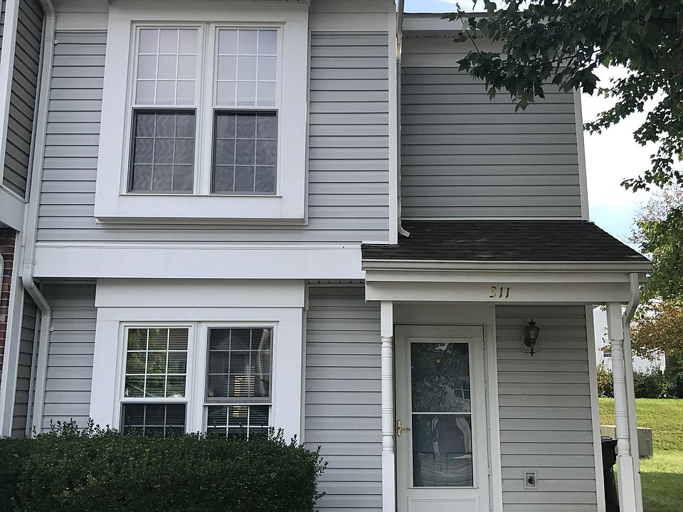 1st image of 311 Lancaster Sq #311