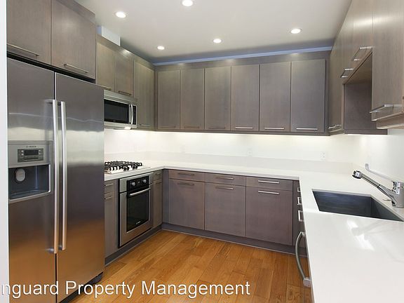 3rd image of 550 18th St #403