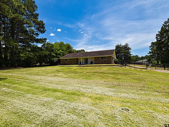3rd image of 1145 County Road 481 W