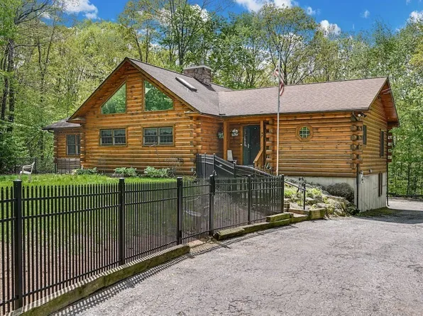 23 Lyman Barnes Rd, Brimfield, MA 01010