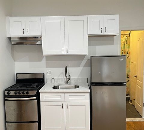 5th image of 107 Jefferson Ave #222
