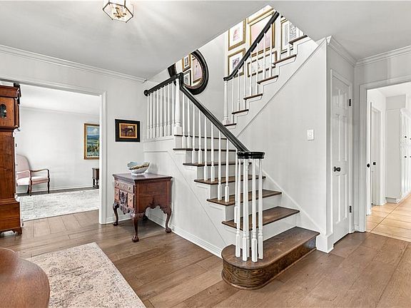 2nd image of 259 College Ln