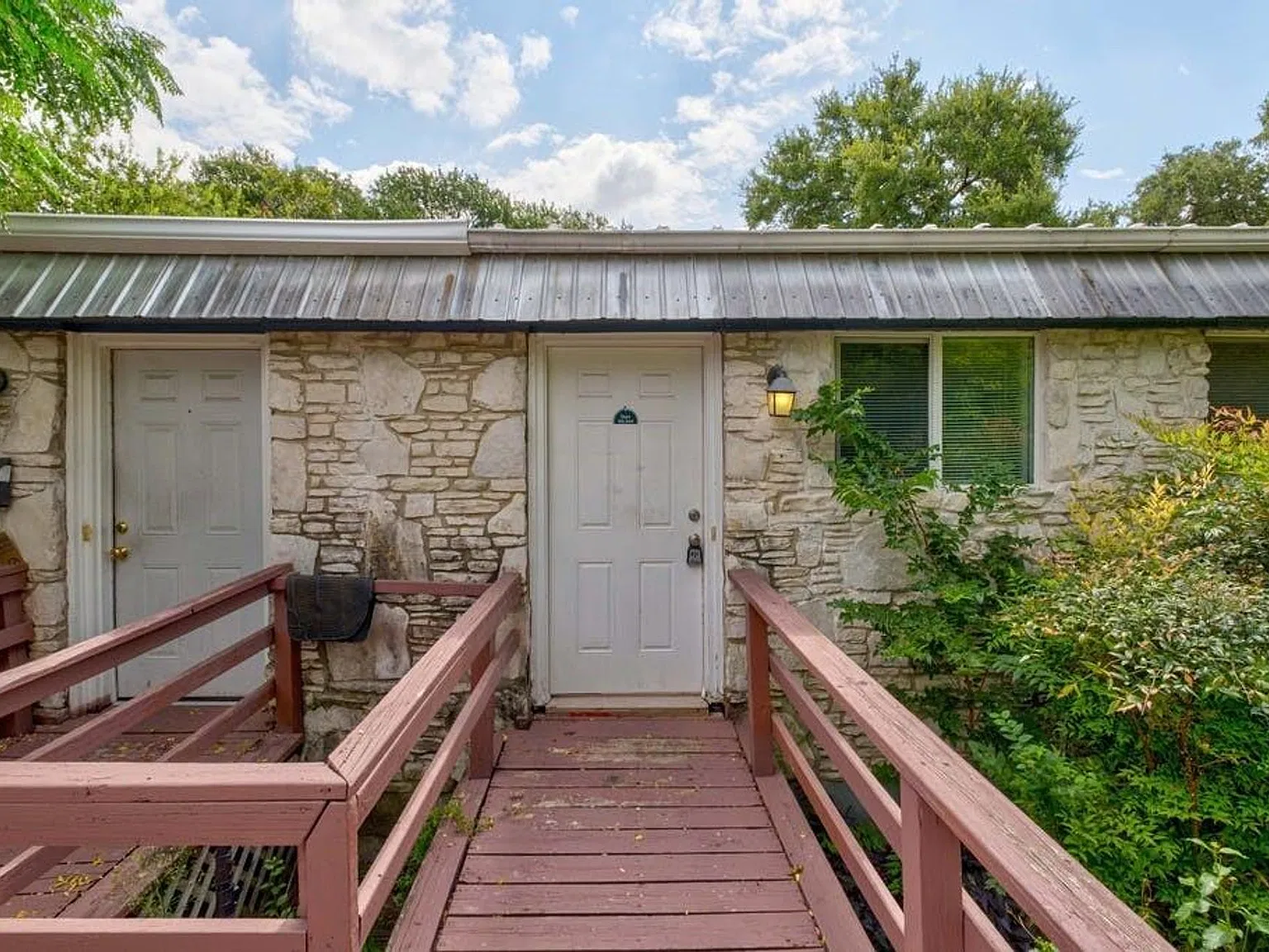 3305 Clawson Rd — Photo 3