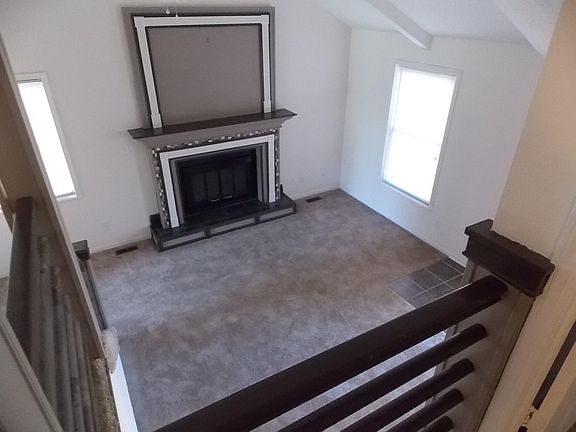 3rd image of 1421 La Chateau Dr