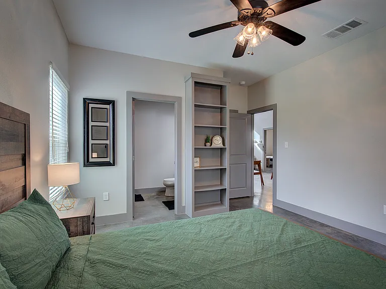 604 Maple St #2 — Photo 11