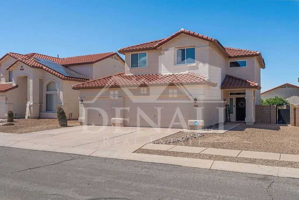 4 bed, 2.5 bath, 2055 sqft, $2,295 — Photo 2