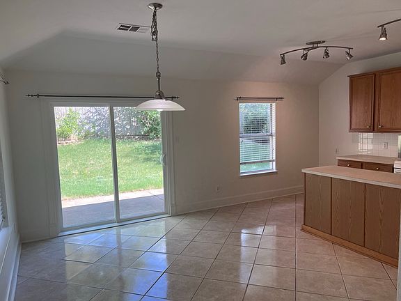 3rd image of 9301 Leesburg Ct