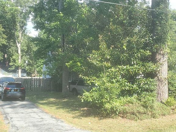 3rd image of 15 Sunset Rd