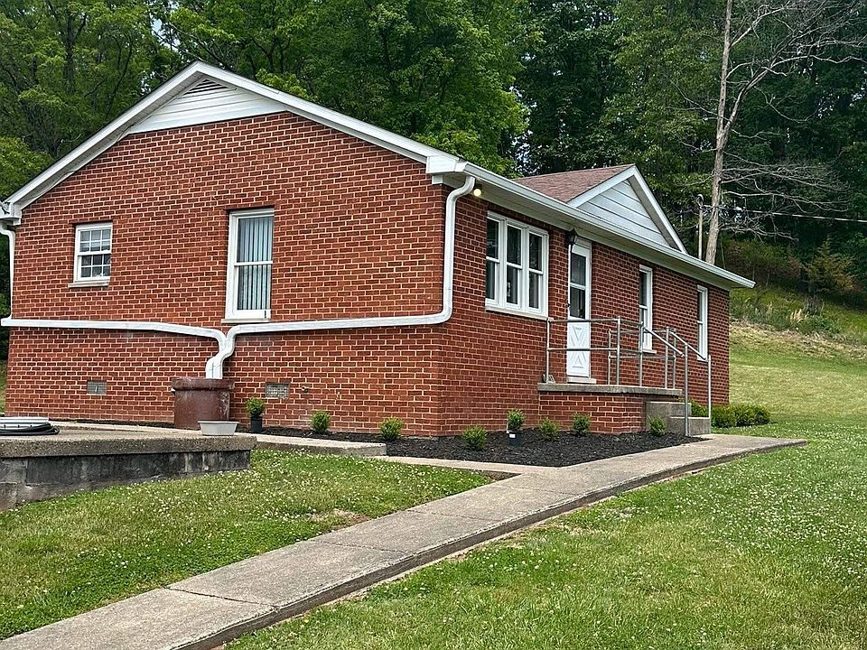 2nd image of 320 Elkins Ln