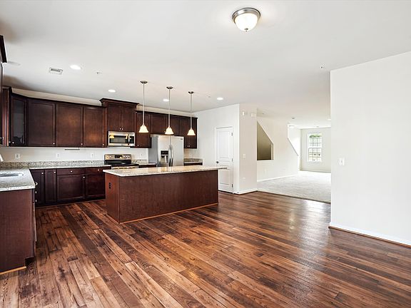 3rd image of 14898 Mason Creek Cir