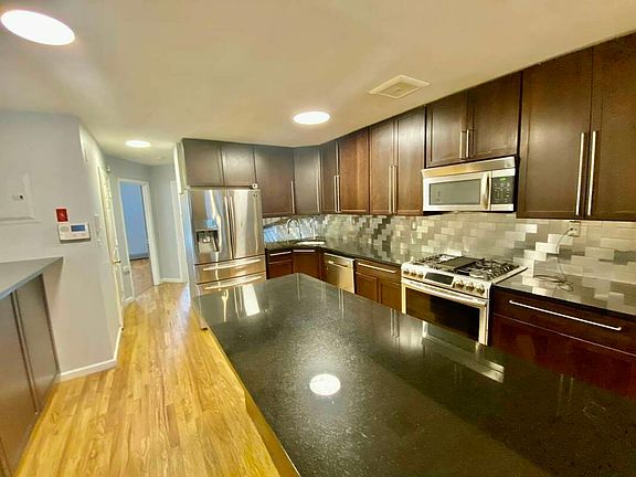 4th image of 254 Saratoga Ave #1