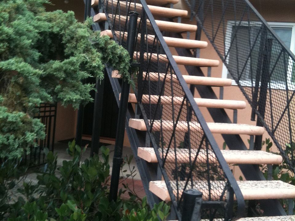 2nd image of 2929 W Rosecrans Ave APT 3