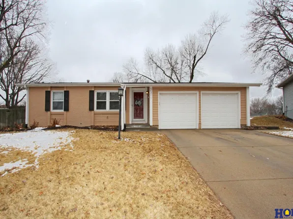 2311 Camelot Ct, Lincoln, NE 68512