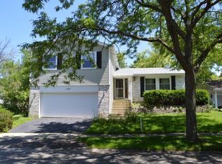 107 Edgewood Ct, Rolling Meadows, IL 60008