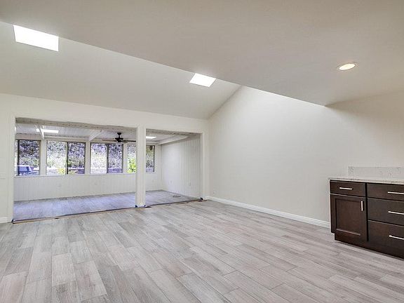 2nd image of 3615 Vista Bella Unit 22